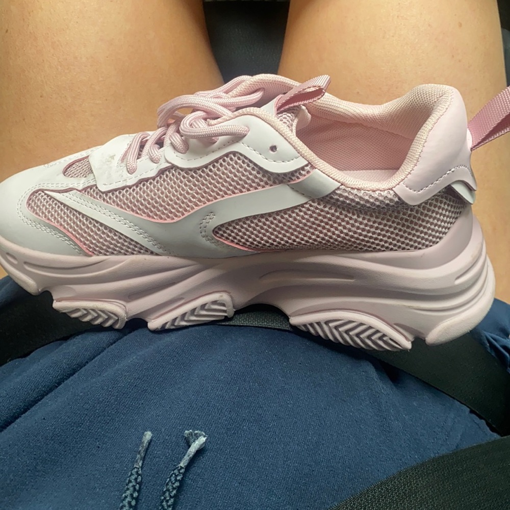 Steve Madden size 8 sneakers